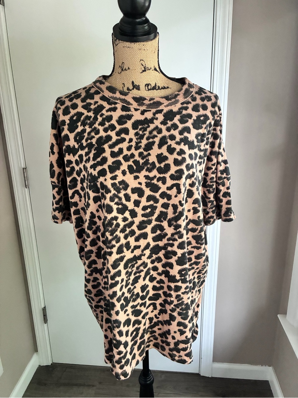 aerie Leopard Print Short Sleeve Tunic Top - Pink and Black